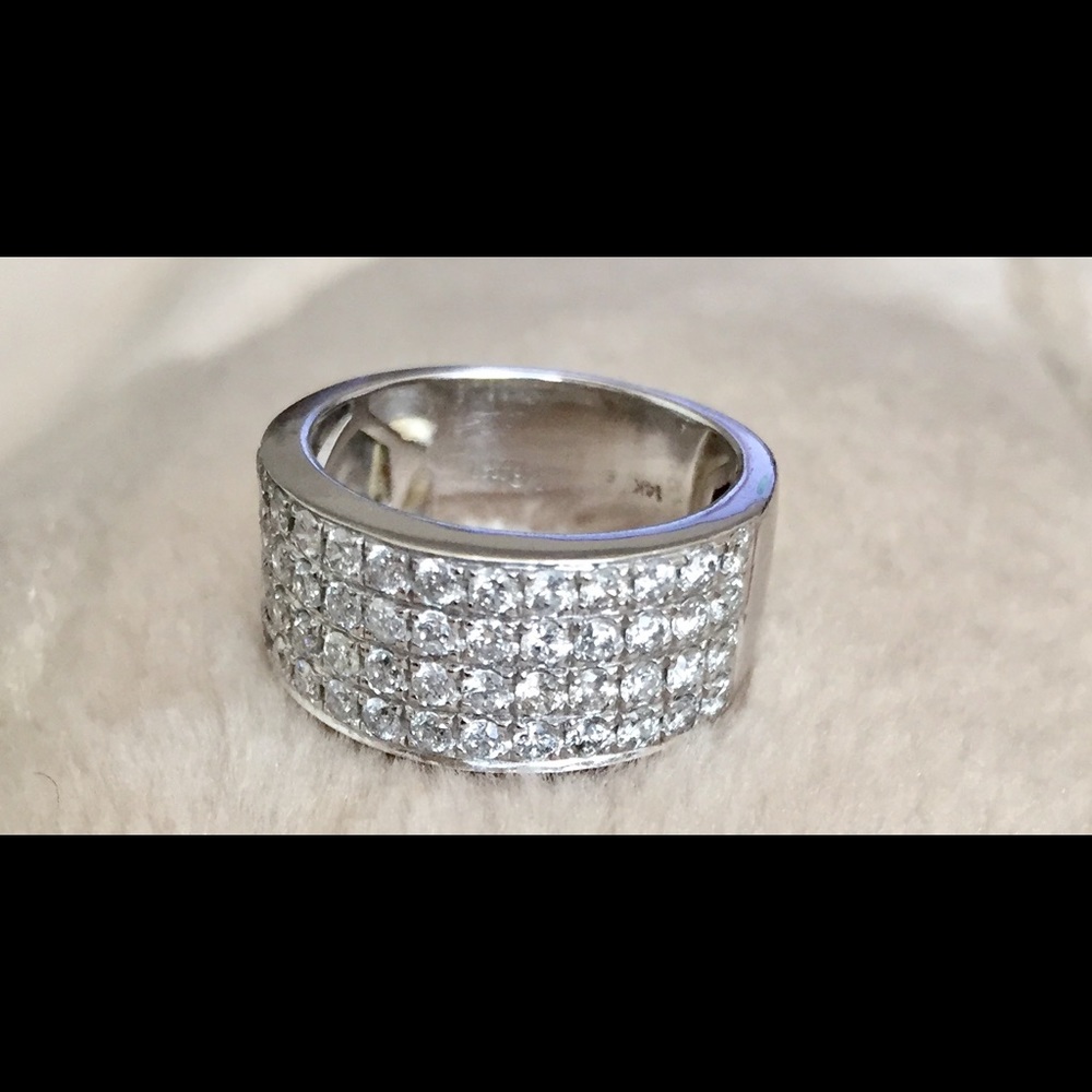 J Rodeo diamond ring
